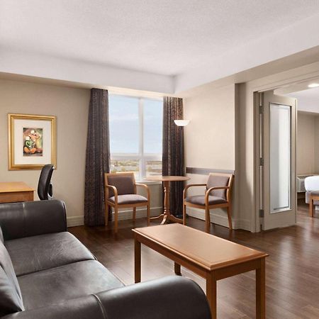 Royal Hotel Calgary, Trademark Collection By Wyndham Exteriör bild