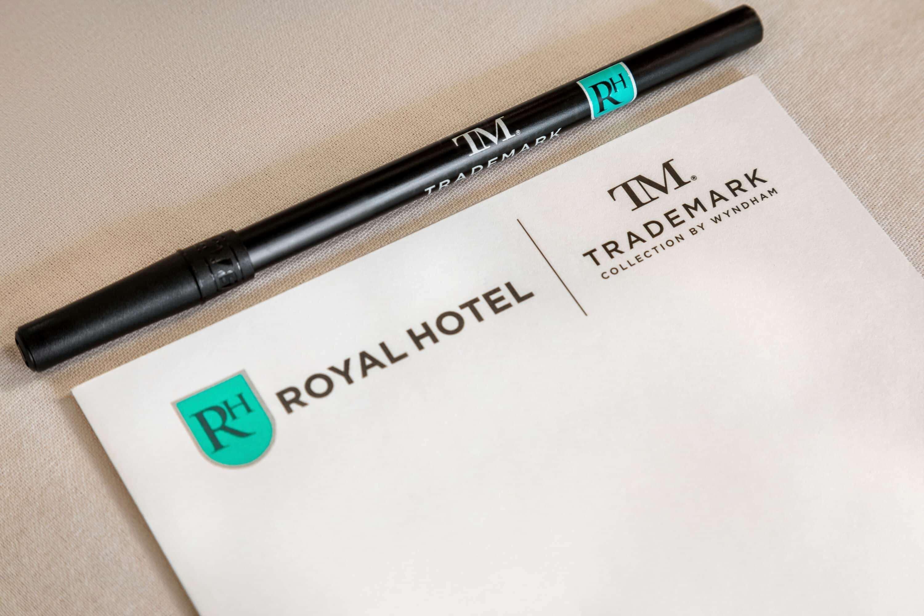Royal Hotel Calgary, Trademark Collection By Wyndham Exteriör bild