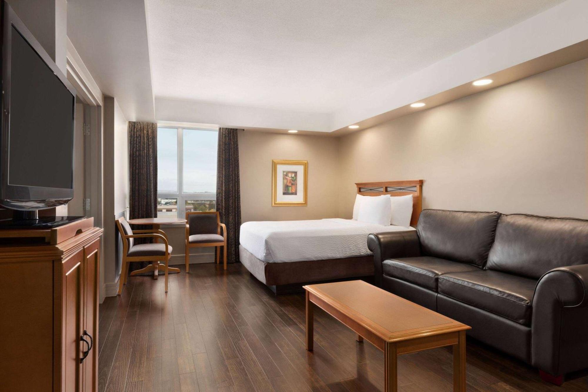 Royal Hotel Calgary, Trademark Collection By Wyndham Exteriör bild