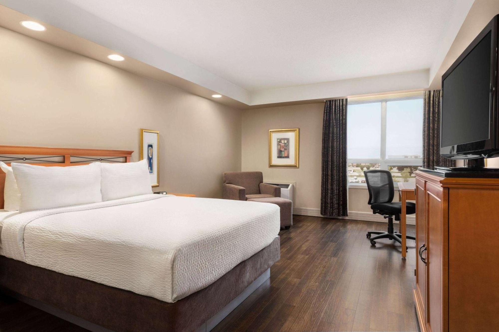 Royal Hotel Calgary, Trademark Collection By Wyndham Exteriör bild